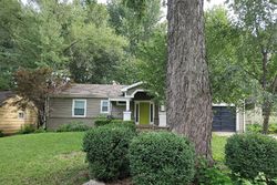 Pre-foreclosure in  W 72ND ST Overland Park, KS 66204
