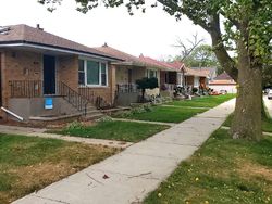 Pre-foreclosure in  E 121ST PL Chicago, IL 60628