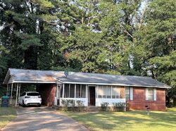 Pre-foreclosure in  LAKESHORE DR Stockbridge, GA 30281