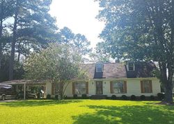 Pre-foreclosure in  CHATEAU DR Albany, GA 31721