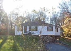 Pre-foreclosure in  QUEEN ST Newtown, CT 06470