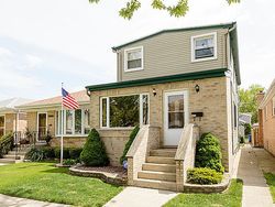 Pre-foreclosure in  N NEVA AVE Chicago, IL 60631