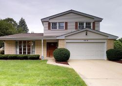 Pre-foreclosure in  N HUNTINGTON DR Arlington Heights, IL 60004