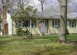 Pre-foreclosure in  LONE PINE TRL Old Lyme, CT 06371
