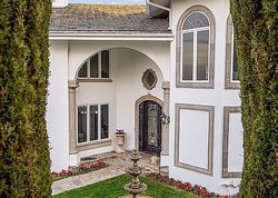 Pre-foreclosure in  MULTIVIEW DR Los Angeles, CA 90068