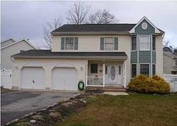 Pre-foreclosure in  HOLLY PL Bayville, NJ 08721