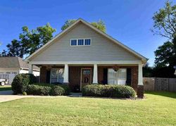 Pre-foreclosure in  STONECREEK PL Calera, AL 35040