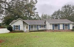 Pre-foreclosure in  HERITAGE DR Dothan, AL 36303