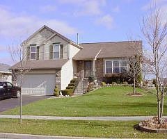 Pre-foreclosure in  CALGARY WAY Belvidere, IL 61008