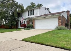 Pre-foreclosure in  N SHERWOOD CT Livonia, MI 48154