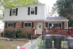Pre-foreclosure in  KINGSLEE LN Hampton, VA 23669