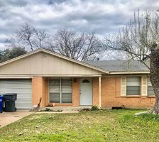 Pre-foreclosure in  CLOVERLEAF DR Waco, TX 76706