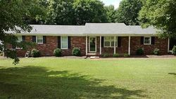 Pre-foreclosure in  TWIN CREEK DR Boiling Springs, SC 29316