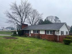 Pre-foreclosure in  WESTVIEW ST Forest City, NC 28043