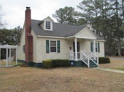 Pre-foreclosure in  BEVERLY DR Cheraw, SC 29520