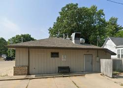 Pre-foreclosure in  N PEORIA RD Springfield, IL 62702