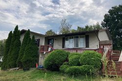 Pre-foreclosure Listing in OAK ST TAYLOR, PA 18517