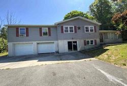 Pre-foreclosure Listing in MCKEEHAN RD NEW BLOOMFIELD, PA 17068