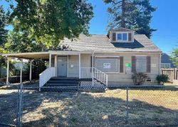 Pre-foreclosure in  8TH ST NW Salem, OR 97304