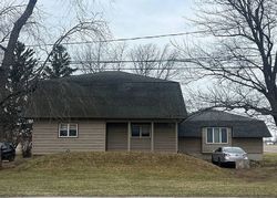 Pre-foreclosure in  SEAMAN RD Oregon, OH 43616