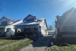 Pre-foreclosure in  E 140TH ST Cleveland, OH 44128