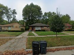 Pre-foreclosure in  MARLOW ST Oak Park, MI 48237