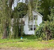 Pre-foreclosure in  BISHOP Highland, MI 48357