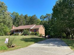 Pre-foreclosure in  MORNING GLORY DR Kernersville, NC 27284