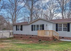 Pre-foreclosure Listing in LANSDALE AVE LINCOLNTON, NC 28092