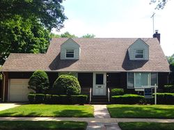 Pre-foreclosure in  FLORAL PKWY Floral Park, NY 11001
