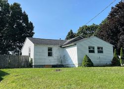 Pre-foreclosure in  OAKLAWN AVE Schenectady, NY 12306