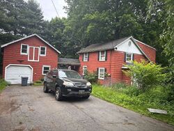 Pre-foreclosure in  MAPLE ST East Haven, CT 06512