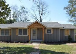 Pre-foreclosure in  PINE CIRCLE DR Molino, FL 32577