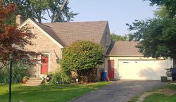 Pre-foreclosure in  E LIBBIE DR Lansing, MI 48917