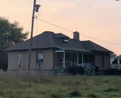Pre-foreclosure in  CURVE RD Freeland, MI 48623