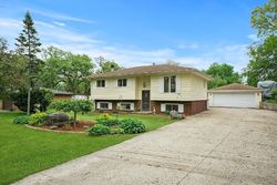 Pre-foreclosure in  W FLORENCE ST Mchenry, IL 60051