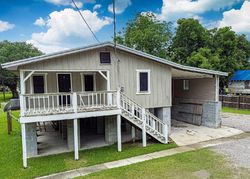 Pre-foreclosure in  N DOOLEY ST Delcambre, LA 70528