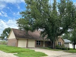 Pre-foreclosure in  COUNTRY CLUB DR La Place, LA 70068