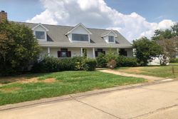 Pre-foreclosure in  LAKE DES ALLEMANDS DR Harvey, LA 70058