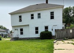 Pre-foreclosure in  1ST AVE W Newton, IA 50208