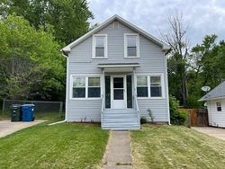 Pre-foreclosure in  SHERMAN ST Muscatine, IA 52761