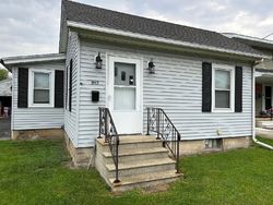 Pre-foreclosure in  COLUMBUS ST Ottawa, IL 61350