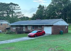 Pre-foreclosure in  FLO CIR Norcross, GA 30093