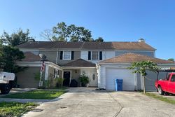 Pre-foreclosure in  OAK CLUSTER CIR Tampa, FL 33634