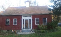 Pre-foreclosure Listing in LONG COVE RD GALES FERRY, CT 06335