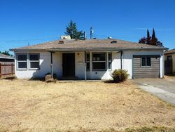 Pre-foreclosure in  PALM AVE Lodi, CA 95240