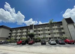 Pre-foreclosure in  NW 44TH ST  Fort Lauderdale, FL 33319