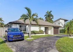 Pre-foreclosure in  NE 20TH AVE Fort Lauderdale, FL 33306