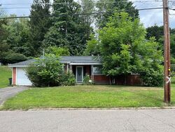 Pre-foreclosure in  GRANT ST Johnson City, NY 13790