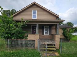 Pre-foreclosure Listing in SANDY PLAINS RD CLARKSVILLE, PA 15322